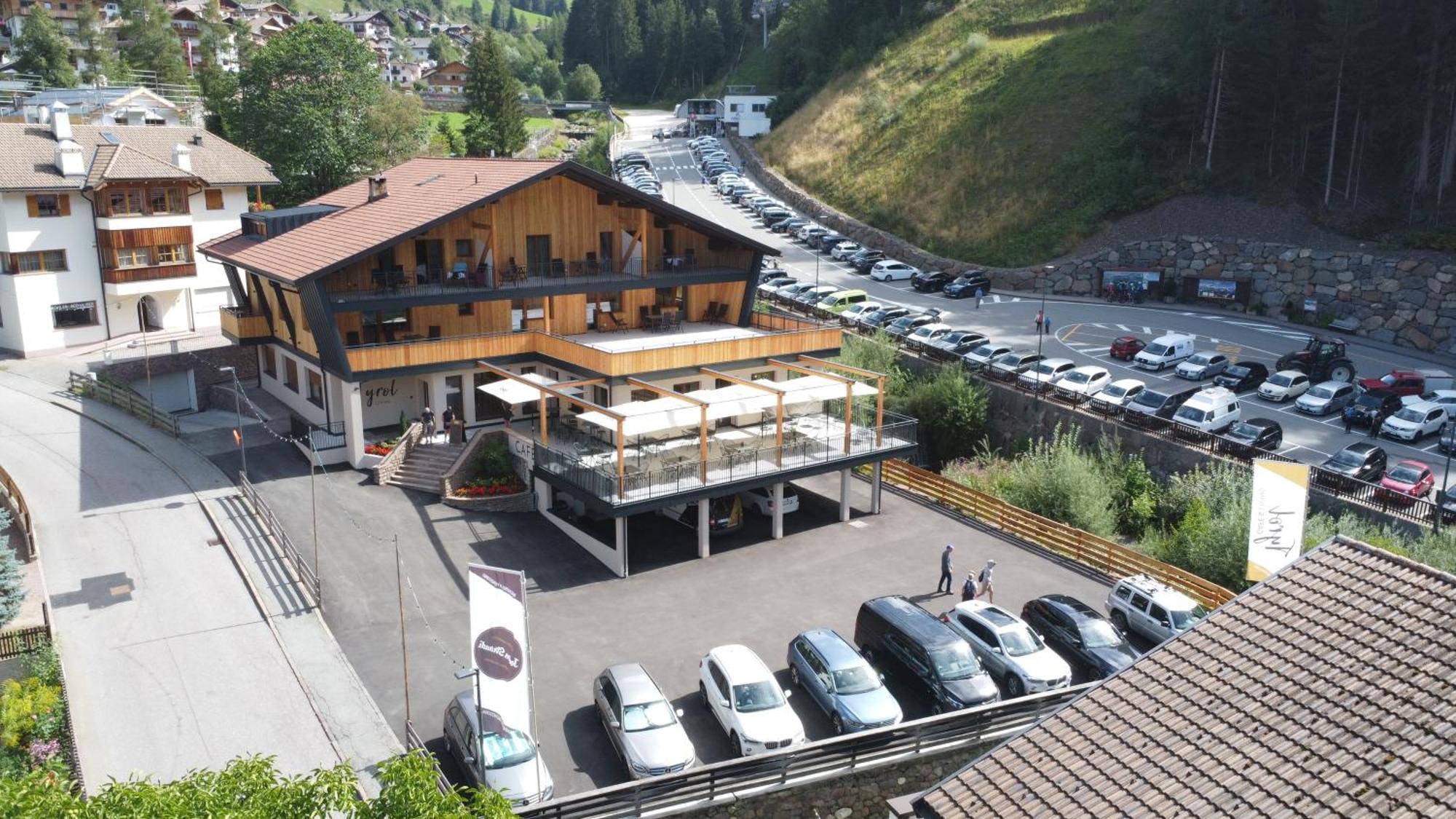Tyrol Living & Cafe Apartment Nova Levante Bagian luar foto