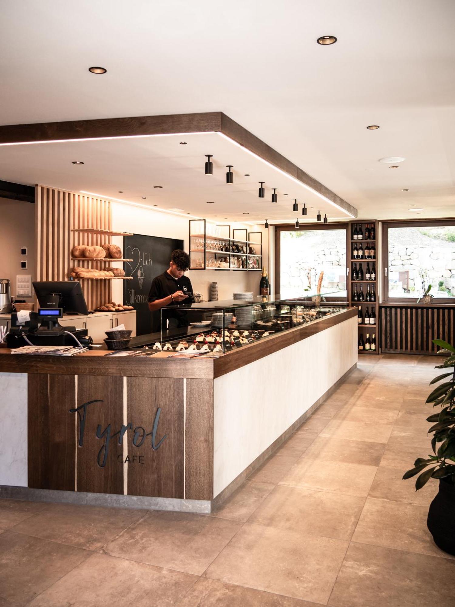 Tyrol Living & Cafe Apartment Nova Levante Bagian luar foto